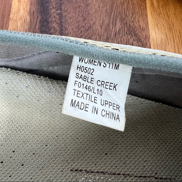 Mountrek Yellow Metallic Silver Slip On Women's Shoes Size 11 - Picture 11 of 11